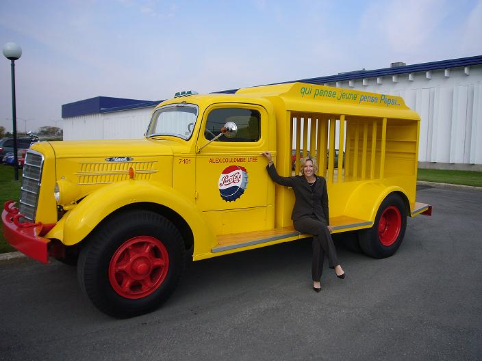 1942 Pepsi truck.jpg