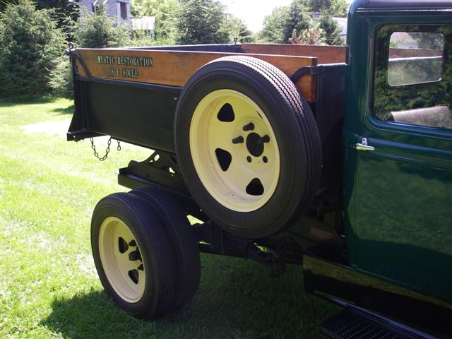 An example of mounting the spare to the dump body