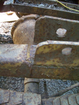 31 AA Right rear frame Break at A Frame Mount CIMG1885_resize.JPG