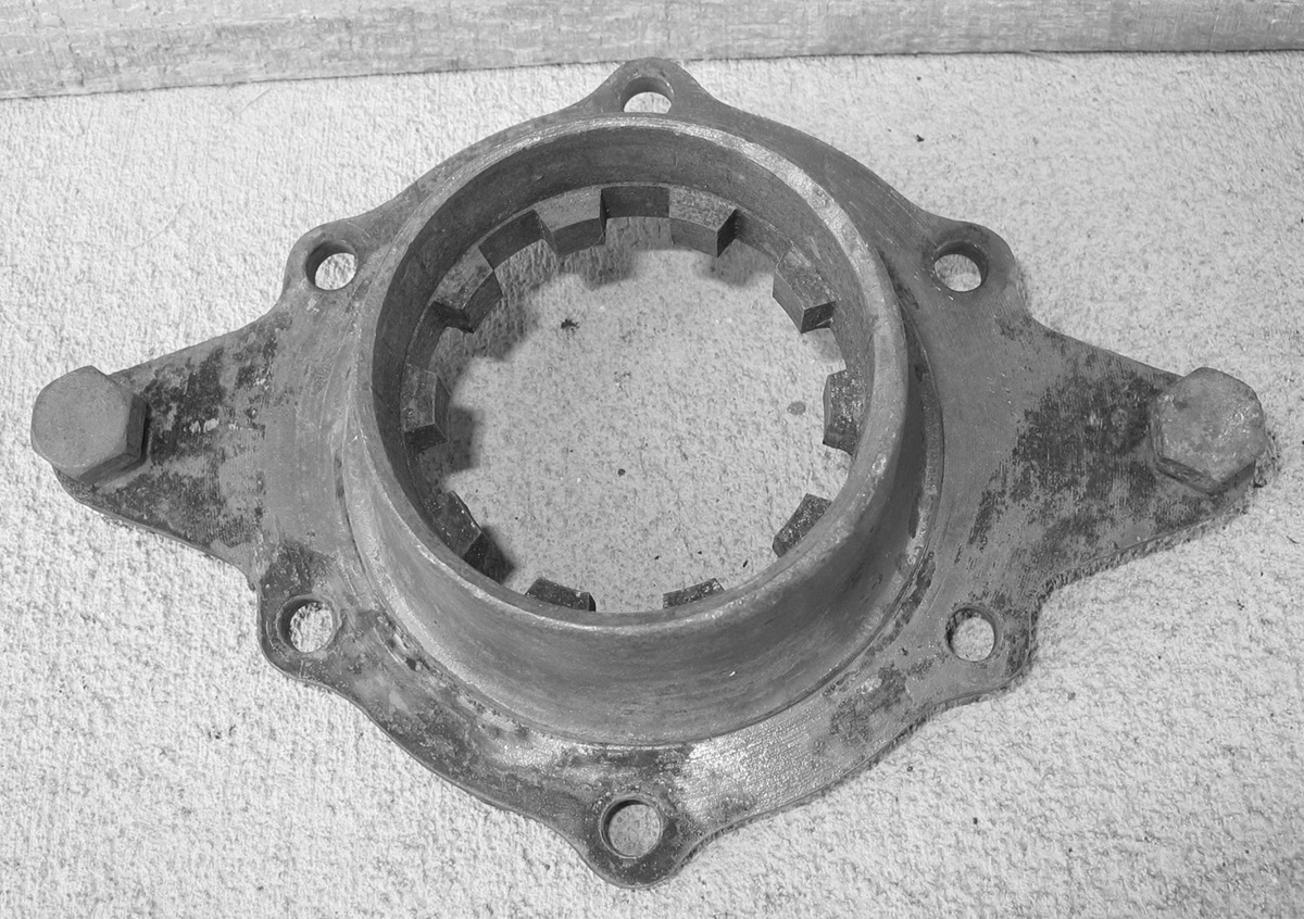 AA-4808 Coupling Shaft Housing Rear Support 1.jpg