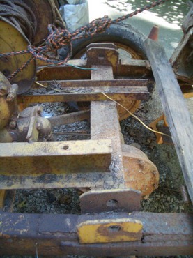 31 AA A-Frame Mounts behinf Winch CIMG1919_resize.JPG